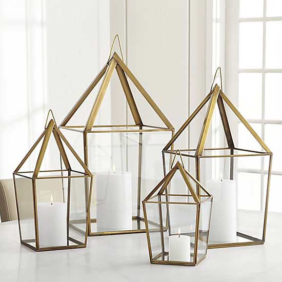 Fireplace Decor for a Warm and Happy Holiday